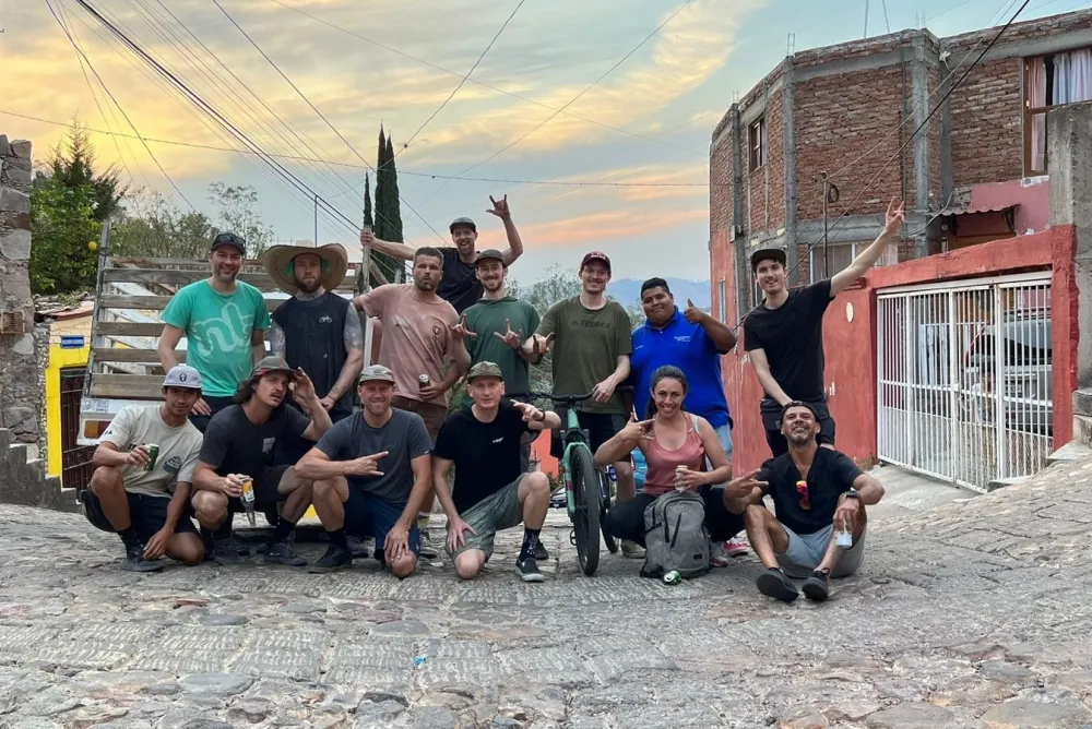 Mexico, team photo, mexico photography, Thomas Genon, Tommy g, Anytime film, mountain bike film, mountain bike, bike, mountain bike movie, Guanajuato, Mexican Urban Dh, urban downhill, street riding,